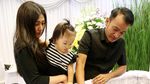 Sarwendah Setia Temani Ruben Onsu Lepas Sang Ayah