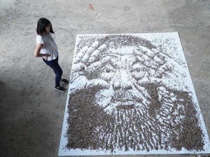 Wah! Lukisan Artis Ai Weiwei Ini Terbuat dari 20.000 Biji Bunga Matahari