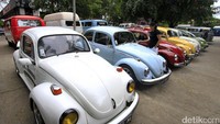 Tak hanya aksi barongsai, komunitas VW juga sukses mencurui perhatian pengunjung.