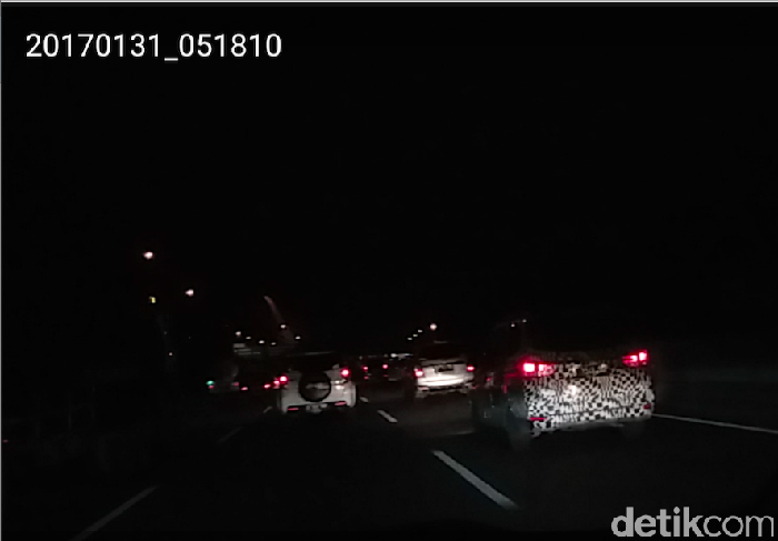 Mobil Misterius Jalan-jalan di Tol Cikampek
