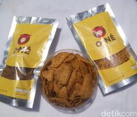 Sambil Kuliah S2, Perempuan Ini Bisnis Oleh-oleh Kuliner Minang