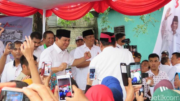 Prabowo joget di kampanye Anies-Sandi / 