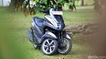 Meliuk-liuk dengan Yamaha Tricity