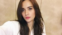 Aktris berusia 20 tahun itupun langsung menerima tawaran untuk bermain di sitkom tersebut karena karakter yang dimainkannya berbeda dari kesehariannya. (Dok. Instagram/damitaargoebie)