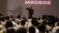 Panglima TNI Jenderal Gatot Nurmantyo memberikan sambutan.