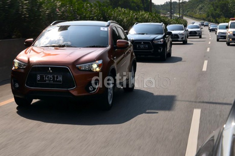 Mitsubishi Outlander Sport (Foto: detikcom) Mitsubishi Outlander Sport (Foto: detikcom)