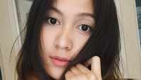 Usai bermain dalam film Maju Kena Mundur Kena Returns, ia kini tengah disibukan lewat serial Cermin Kehidupan di trans 7. (Dok. Instagram/denirawiraguna)