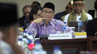 Raket tersebut membahas persiapan pelaksanaan ujian nasional dan program kerja Kemendikbud tahun 2017.