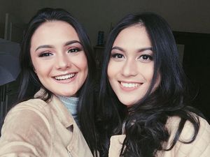 Pilih Mana, Denira Wiraguna atau Amanda Rawles?