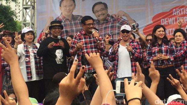 Djarot dangdutan di kampanye rakyat / 