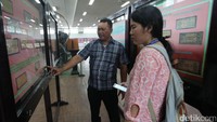 Selain itu, ada juga hasil karya yang berupa bukan uang diantaranya adalah stempel uang, buku tabungan, paspor, pita cukai, materai, sertifikat tanah, dokumen sekuriti dan lukisan hasil imajinasi para pejuang yang menempel di dinding mengelilingi museum.