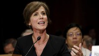 Nama keempat adalah mantan Wakil Jaksa Agung Sally Yates yang telah dipecat Trump pada akhir Januari 2017. Yates dipecat setelah melakukan langkah luar biasa langka dengan menantang Gedung Putih dan menolak untuk membela kebijakan imigrasi Trump yang kontroversial. Foto: REUTERS/Kevin Lamarque/File Photo