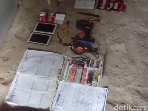 Polisi Geledah Rumah Ortu Sugiyono, Bawa Berkas dan Alat Bengkel