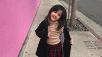 Anak perempuan berusia 5 tahun itu tampak luwes kala berpose di depan kamera. (Dok. Instagram/ramadhaniabakrie)