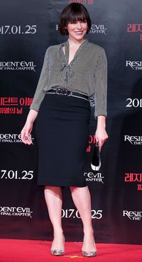 5 Selebriti Pakai Barang Harga Terjangkau di Karpet Merah