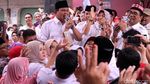 Prabowo Blusukan Kampanyekan Anies-Sandi