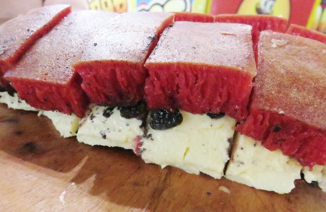 Sore Ini Enaknya Ngemil Martabak Red Velvet dan Gelato di Menteng