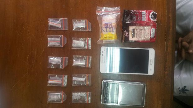 Barang bukti yang diamankan polisi.