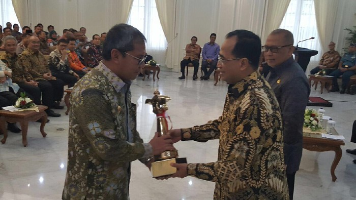 Berhasil Tata Lalu Lintas dan Angkutan, Makassar Raih Penghargaan