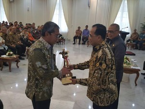 Berhasil Tata Lalu Lintas dan Angkutan, Makassar Raih Penghargaan