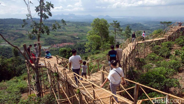 Bandung Punya Tebing Keraton, Purwakarta Punya Panenjoan