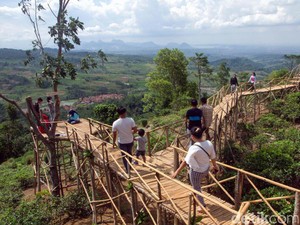 Bandung Punya Tebing Keraton, Purwakarta Punya Panenjoan