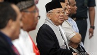 Maruf Amin menyebut ucapan Ahok yang menyebut surat Al Maidah ayat 51 sebagai penghinaan Alquran. Pendapat MUI ini diambil berdasarkan hasil kajian yang dilakukan. Pool/Isra Triansyah/detikFoto.