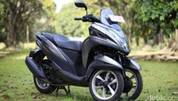 Tricity 155 dipastikan memberikan sensasi baru bagi pengedara saat menungganginya. Karena dua roda depan Yamaha Tricity ini akan didukung parallelogram link (mekanisme penyambung suspensi depan) dan suspensi teleskopik kantilever yang membentuk teknologi LMW Yamaha.