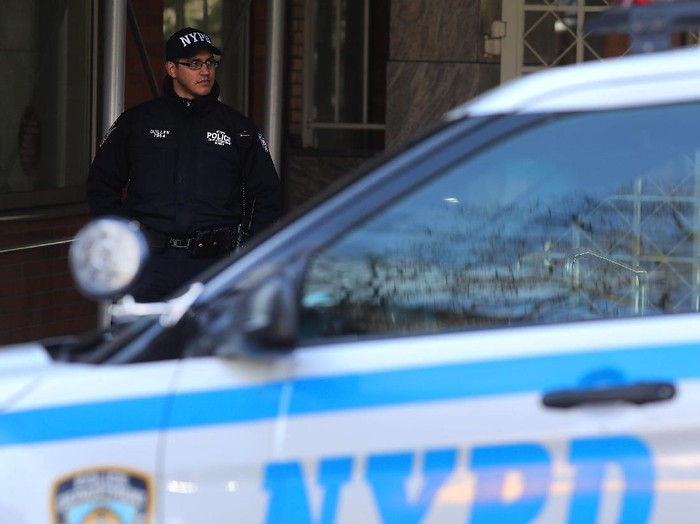Pasca insiden penembakan di Masjid Kanada, polisi di New York kini perketat keamanan sejumlah masjid di New York.