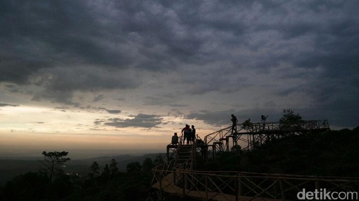 Bukit Panenjoan di Purwakarta