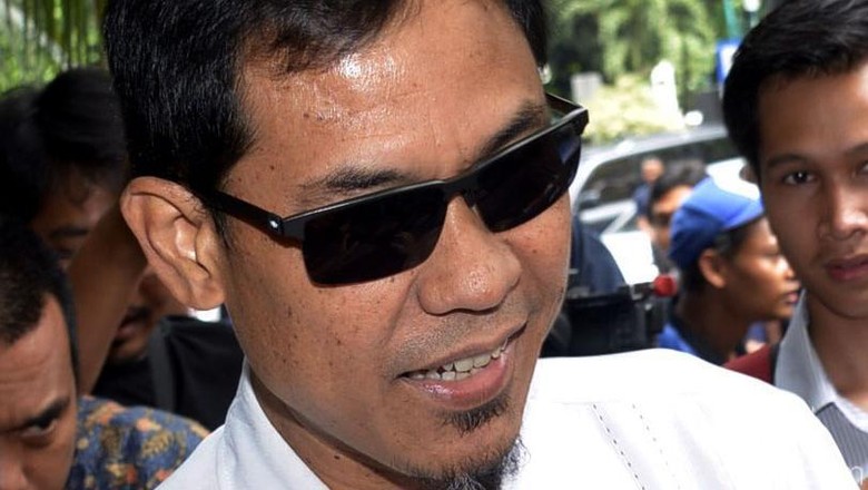 Besok, Polisi Periksa Munarman Terkait Penyekapan Ninoy Karundeng Besok, Polisi Periksa Munarman Terkait Penyekapan Ninoy Karundeng