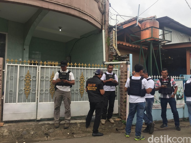 Sita Seprai di Rumah Firza, Polisi: Ada Kaitan baladacintarizieq Sita Seprai di Rumah Firza, Polisi: Ada Kaitan baladacintarizieq
