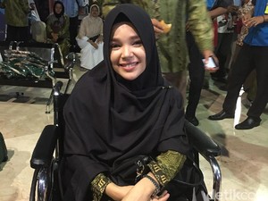 Perubahan di Madinah Mengingatkan Dewi Sandra Akan Kematian