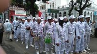 Mereka yang Mengambil Untung Ketika Demo FPI