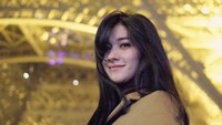 Belum lama ini ia berlibur ke Prancis dan Itali. Dok. Instagram/naymirdad