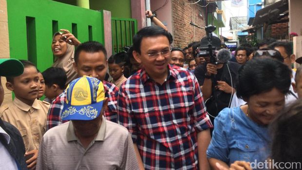 Ahok blusukan di Marunda / 