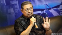 SBY memberikan keterangan pers di Wisma Proklamasi, jalan Proklamasi, Mentang, Jakarta Pusat, Rabu (1/2/2017).
