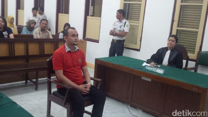 Terima Uang dari Bos Narkoba, AKP Ichwan Divonis 2,5 Tahun Bui