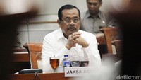 Menurut Prasetyo, perkara yang cukup menarik perhatian masyarakat salah satunya Jessica. Kemudian perkara Ahok, perkara Sri Bintang, Ahmad Dhani, Bambang lalu Habib Rizieq.