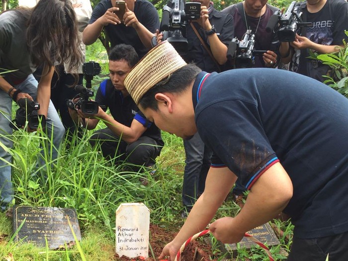 Anak Ketiganya Meninggal Dunia, Istri Indra Bekti Sempat Depresi