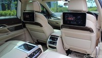 BMW pun sudah menentukan mobil apa yang sekiranya akan diadu dengan para peserta lain untuk mengambil hati presiden terpilih nantinya. Tentunya pada kesempatan itu BMW akan mengandalkan seri tertinggi yaitu seri 7. Foto: Rangga Rahadiansyah