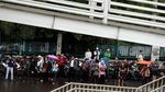 Halte TransJ Polda Ditutup, Warga Kesulitan Angkutan Umum