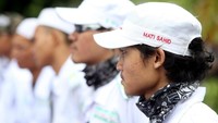 Sebagian massa FPI memakai topi putih bertuliskan Mati Sahid.