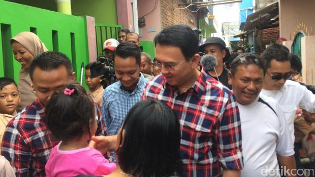 Ahok blusukan di Marunda / 