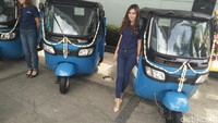 Tepat 1 Februari 2017, PT TVS Motor Company Indonesia  meluncurkan motor tiga roda dengan atap Pengemudi tertutup, yakni TVS Kargo. Produsen asal India itu mengklaim TVS Kargo diperuntukan mengisi kebutuhan bisnis. Foto: Baban Gandapurnama