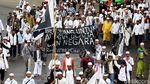 Massa FPI Bergerak ke Polda, Jalan Sudirman Macet
