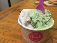 Gelato Secrets: Lembut Manis Gelato Rasa 'Teh Botol' dan <i>Coconut Pandan</i>