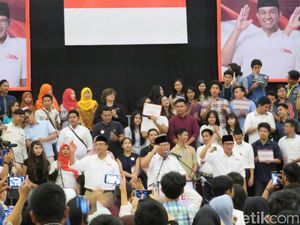 Bersama Prabowo, Anies-Sandi Kampanye ke Anak Muda di Jakbar