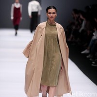 Koleksi IKYK for Korean Cultural mengusung tema Urban di Jakarta Fashion Week 2017. Senayan City. Jakarta. [Foto: Mohammad Abduh/Wolipop]