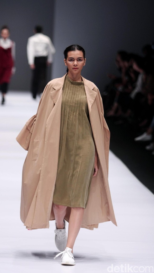 Koleksi IKYK for Korean Cultural mengusung tema Urban di Jakarta Fashion Week 2017. Senayan City. Jakarta. [Foto: Mohammad Abduh/Wolipop]